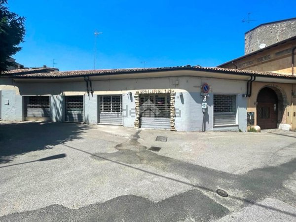 negozio in affitto a Desenzano del Garda