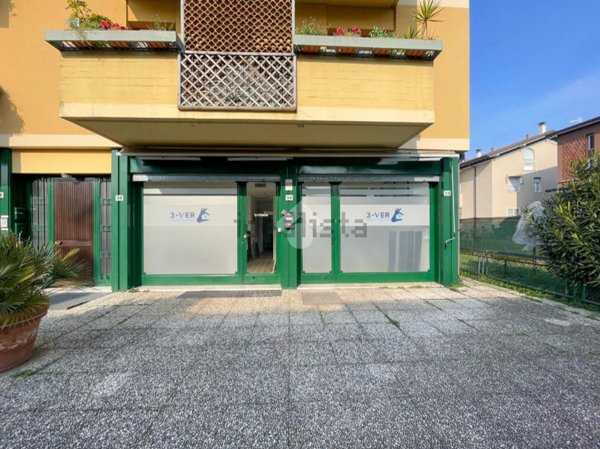 negozio in affitto a Desenzano del Garda