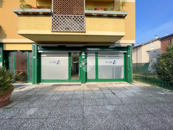 negozio in affitto a Desenzano del Garda