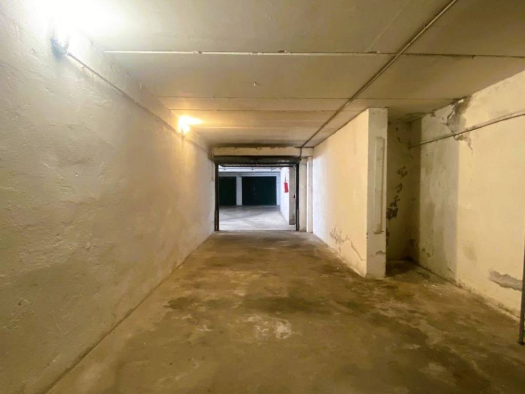 locale di sgombero in affitto a Desenzano del Garda