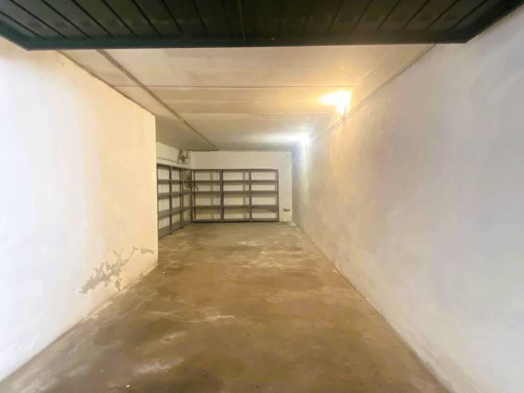 locale di sgombero in affitto a Desenzano del Garda