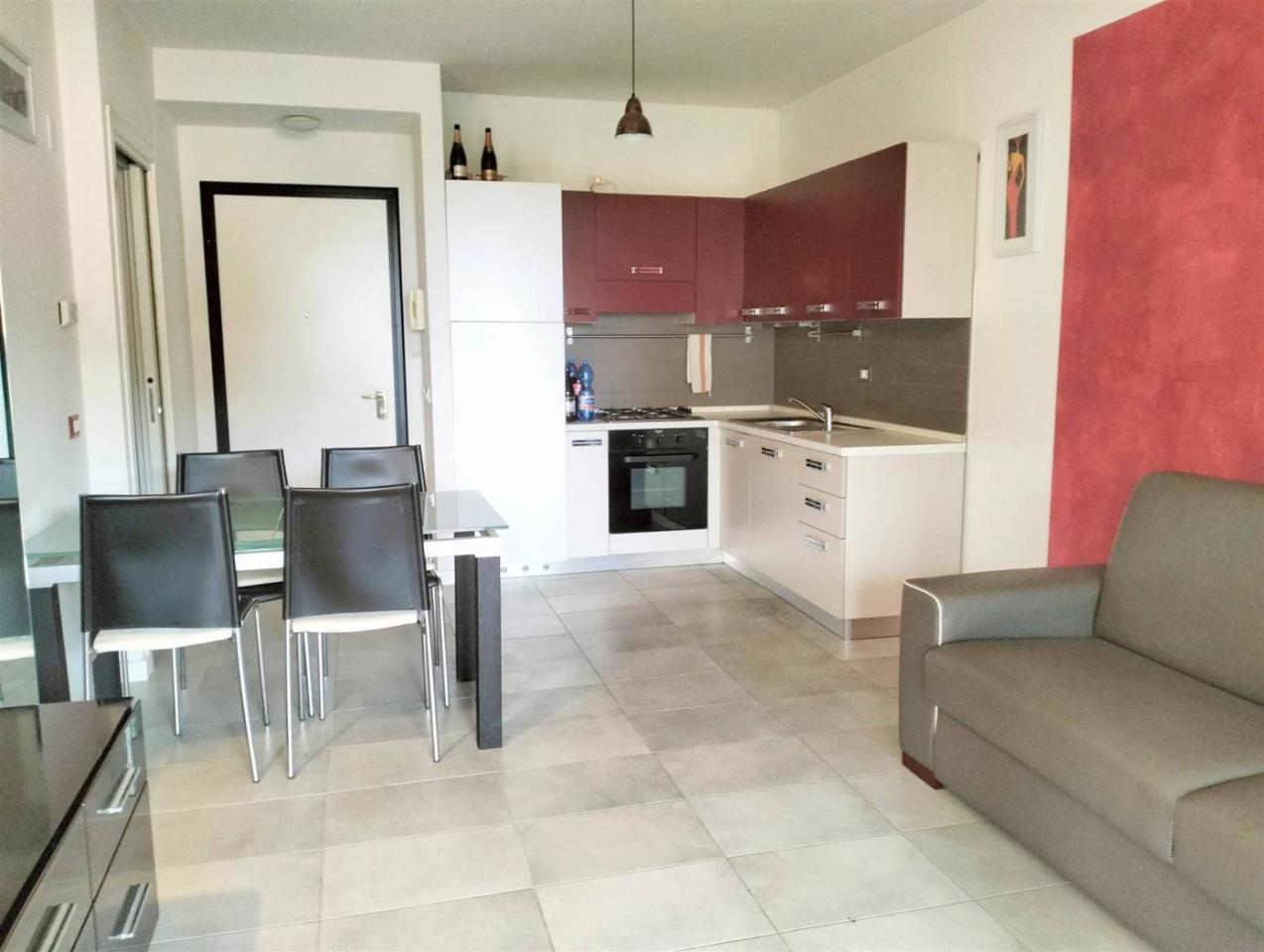 appartamento in affitto a Desenzano del Garda in zona Rivoltella
