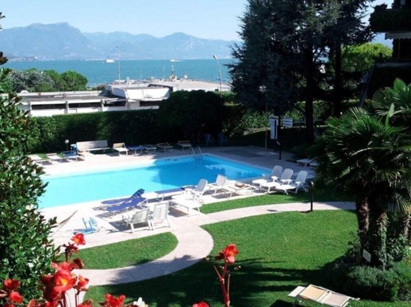 appartamento in affitto a Desenzano del Garda in zona Rivoltella