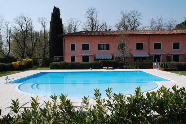 appartamento in affitto a Desenzano del Garda in zona Rivoltella