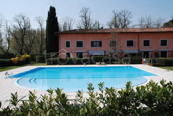appartamento in affitto a Desenzano del Garda in zona Rivoltella