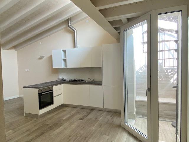 appartamento in affitto a Desenzano del Garda