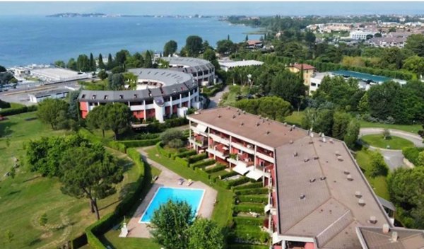 appartamento in affitto a Desenzano del Garda in zona Rivoltella