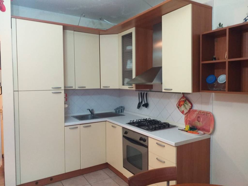 appartamento in affitto a Desenzano del Garda in zona Rivoltella