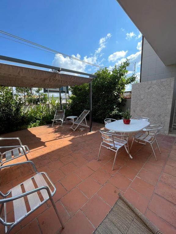 casa indipendente in affitto a Desenzano del Garda in zona San Pietro