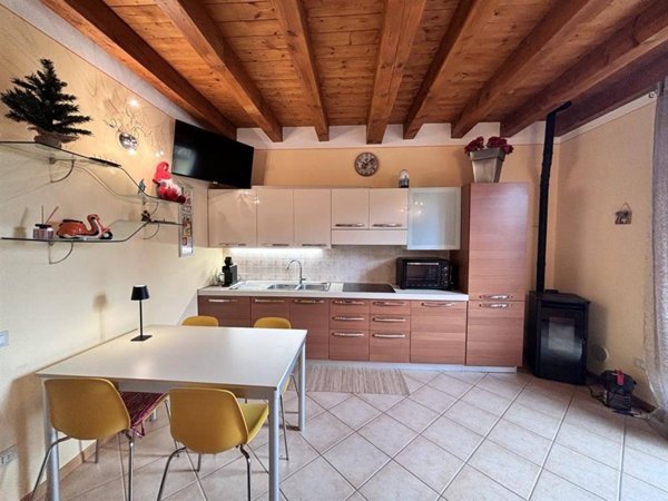 appartamento in affitto a Desenzano del Garda in zona Rivoltella