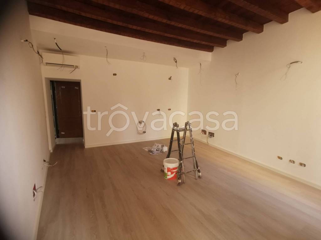 appartamento in affitto a Desenzano del Garda