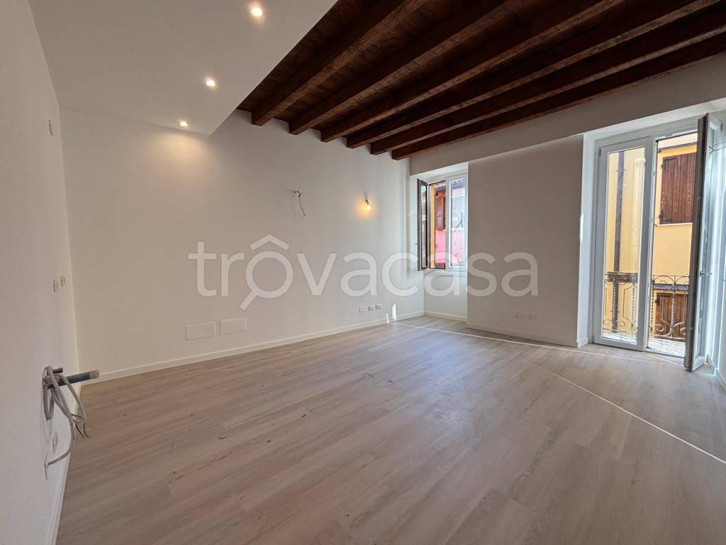 appartamento in affitto a Desenzano del Garda
