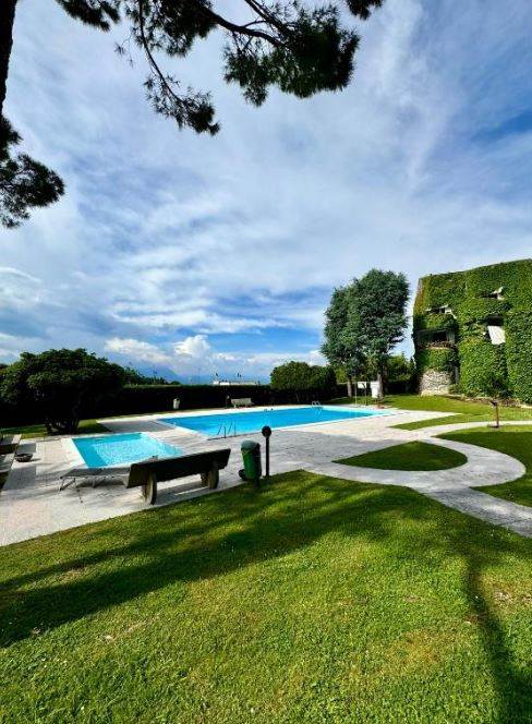 appartamento in affitto a Desenzano del Garda in zona Rivoltella