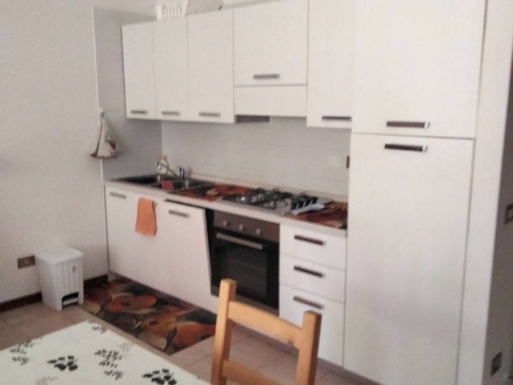 appartamento in affitto a Desenzano del Garda in zona Rivoltella