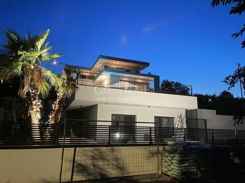 casa indipendente in affitto a Desenzano del Garda