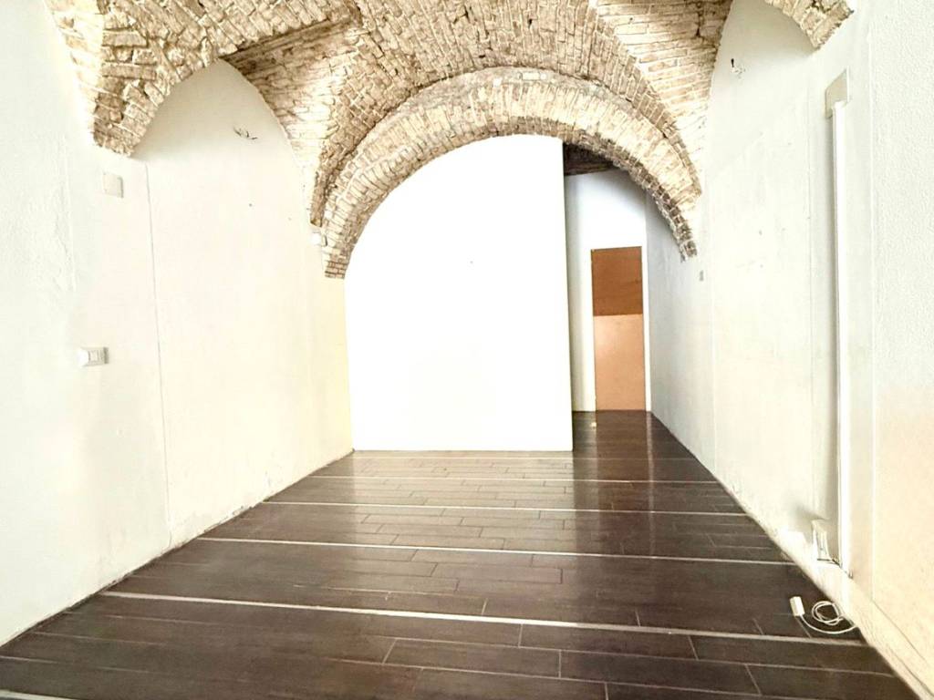 negozio in affitto a Desenzano del Garda