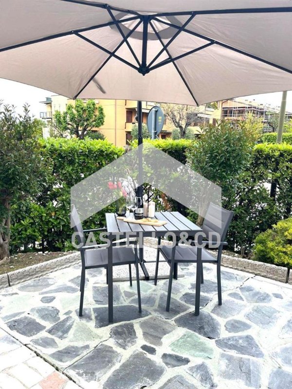 appartamento in affitto a Desenzano del Garda in zona Rivoltella