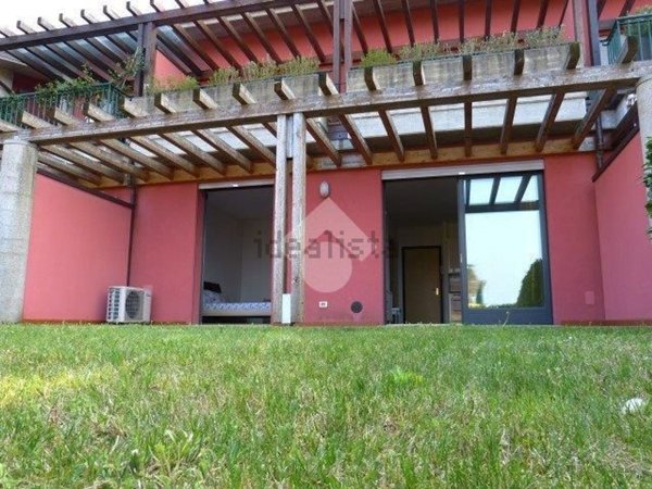 appartamento in affitto a Desenzano del Garda in zona Rivoltella