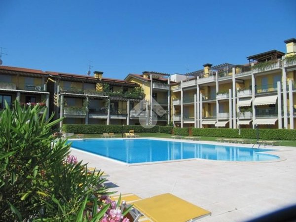 appartamento in affitto a Desenzano del Garda in zona Rivoltella