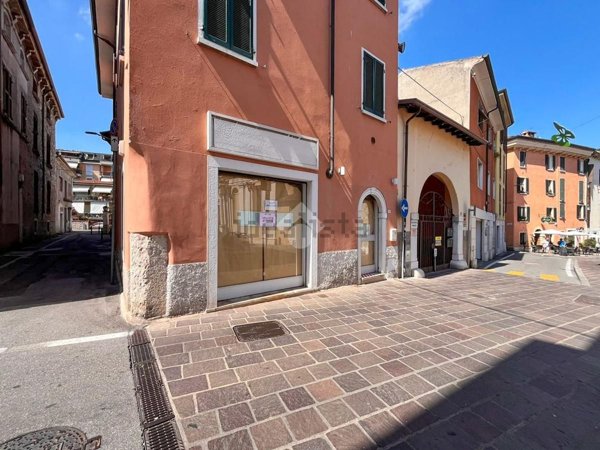 locale commerciale in affitto a Desenzano del Garda