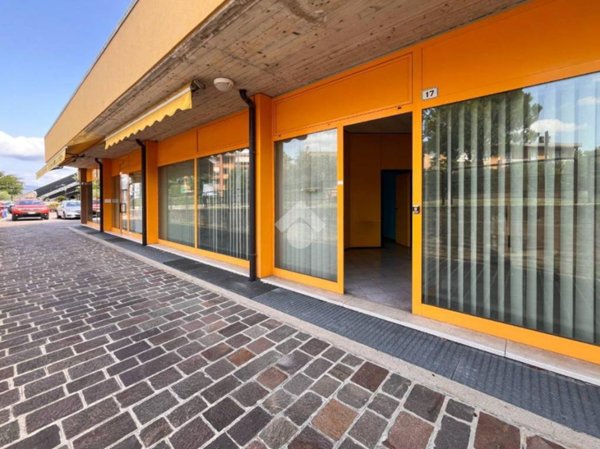 negozio in affitto a Desenzano del Garda