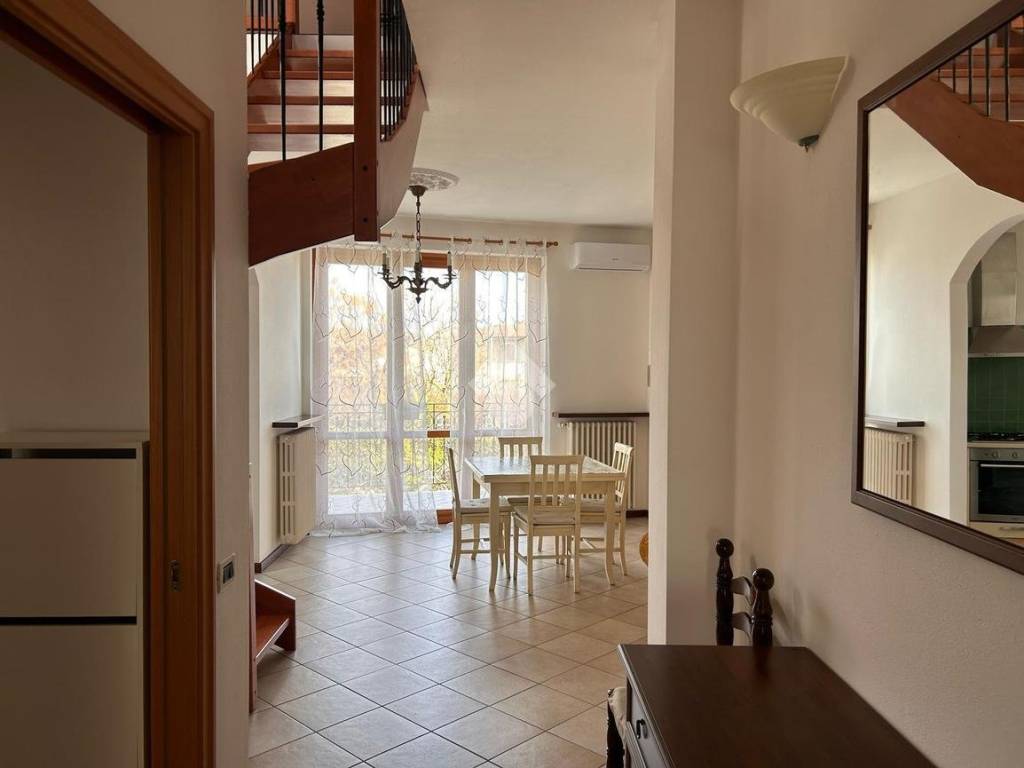 appartamento a Desenzano del Garda in zona San Martino della Battaglia