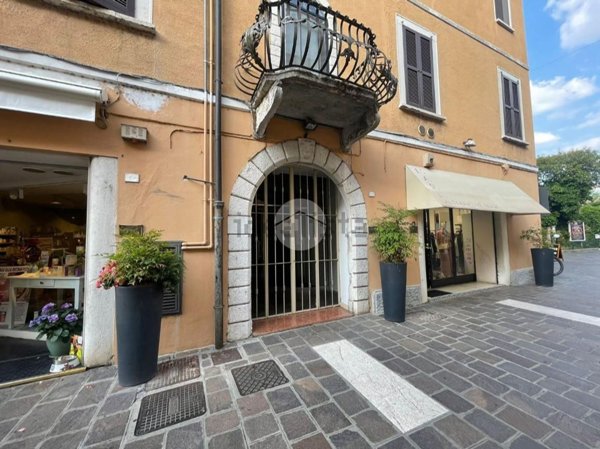 negozio in affitto a Desenzano del Garda