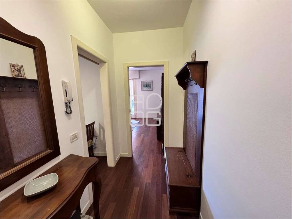 appartamento in affitto a Desenzano del Garda in zona Rivoltella