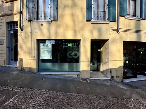 negozio in affitto a Desenzano del Garda