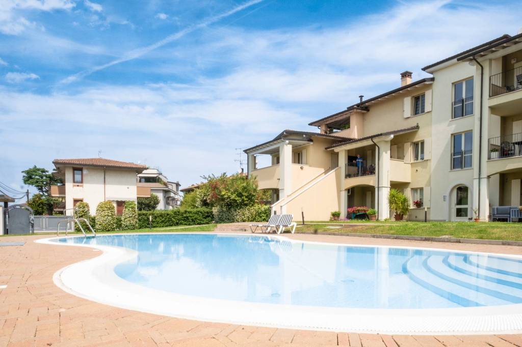 appartamento in affitto a Desenzano del Garda in zona Rivoltella