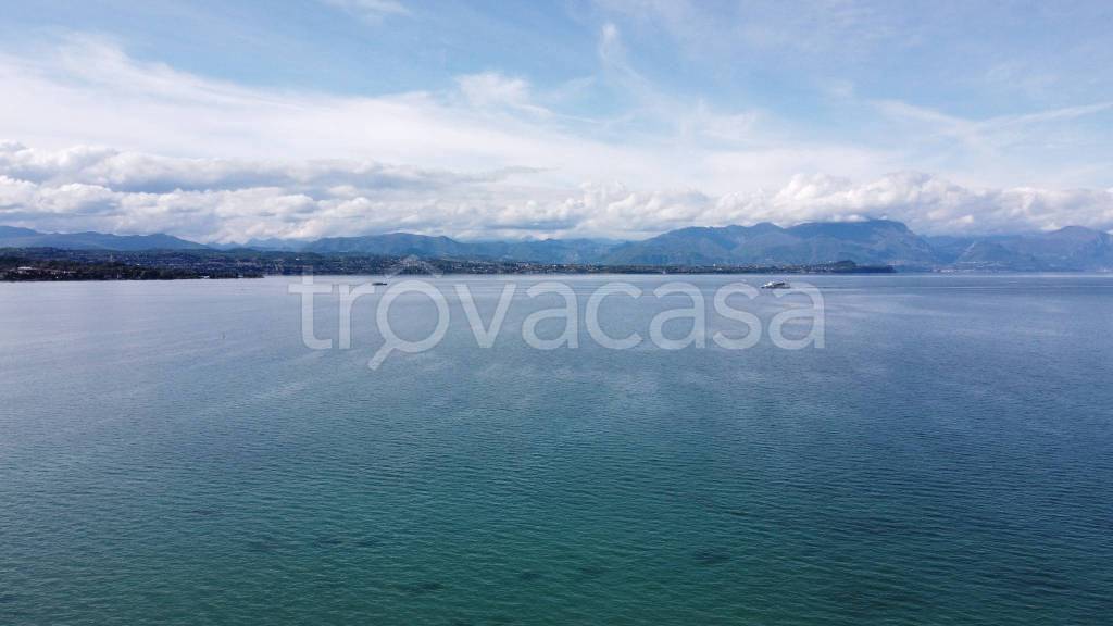 appartamento in affitto a Desenzano del Garda in zona Rivoltella