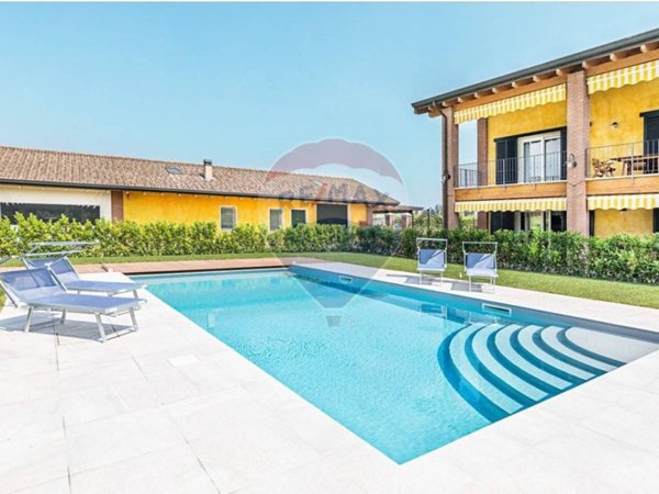 casa indipendente in affitto a Desenzano del Garda in zona Rivoltella