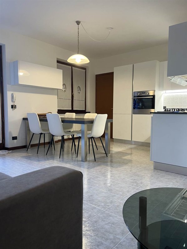 appartamento in affitto a Desenzano del Garda in zona San Pietro