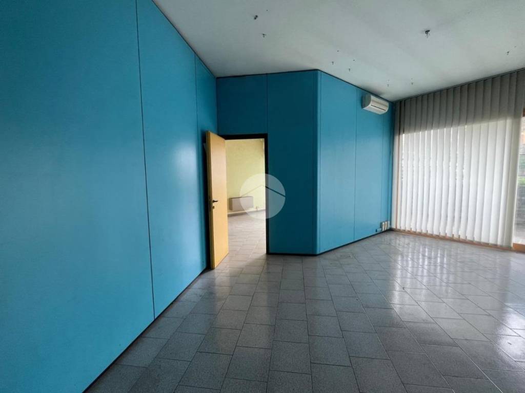 negozio in affitto a Desenzano del Garda