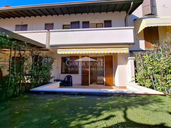 casa indipendente a Desenzano del Garda in zona San Martino della Battaglia