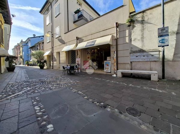 negozio in affitto a Desenzano del Garda