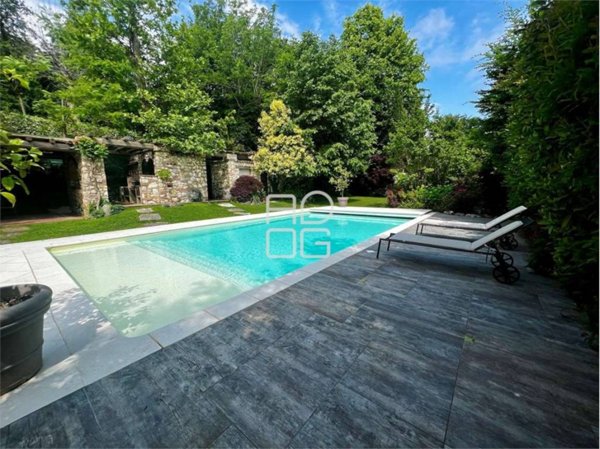 casa indipendente in affitto a Desenzano del Garda