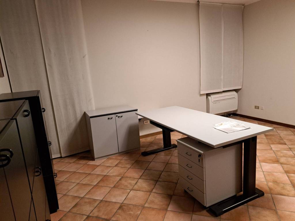 ufficio in affitto a Desenzano del Garda
