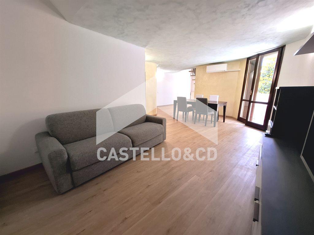 appartamento in affitto a Desenzano del Garda in zona Rivoltella