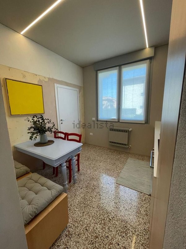 appartamento in affitto a Desenzano del Garda in zona Rivoltella