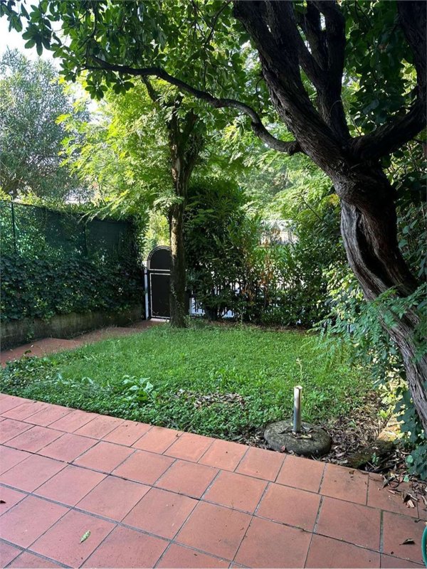 casa indipendente in affitto a Desenzano del Garda in zona Rivoltella