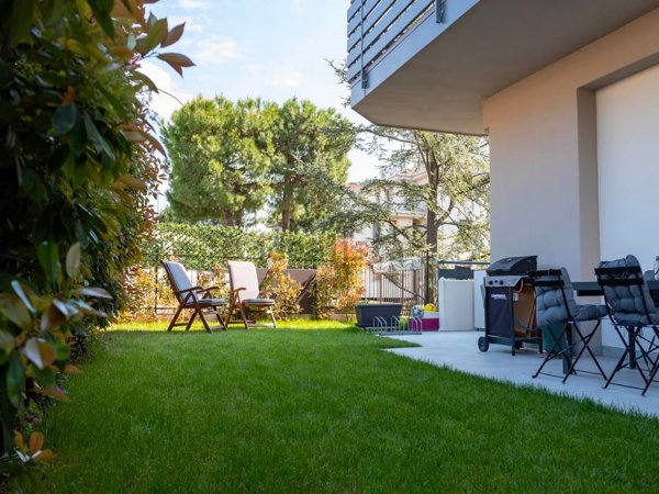 appartamento in affitto a Desenzano del Garda in zona Rivoltella