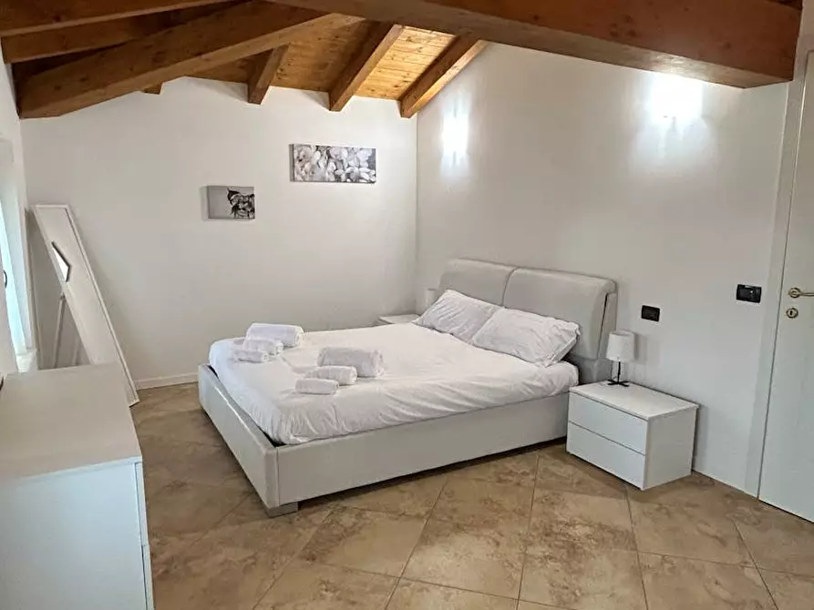 appartamento in affitto a Desenzano del Garda in zona Vaccarolo