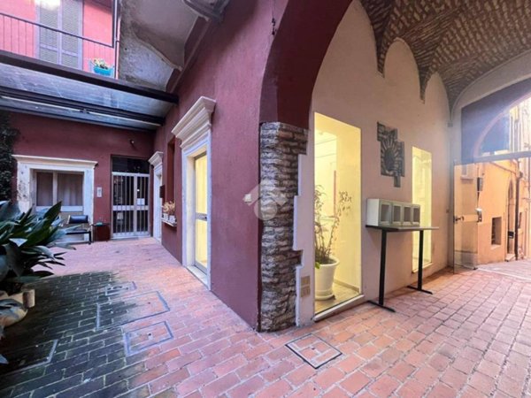 negozio in affitto a Desenzano del Garda