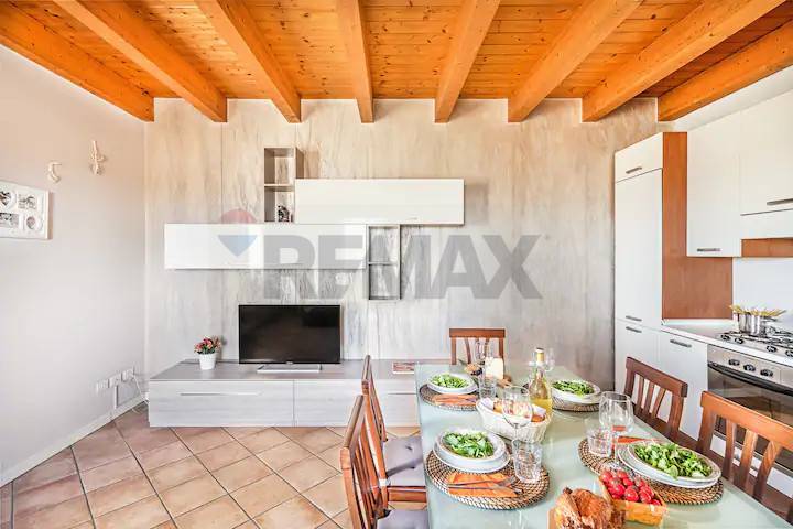 appartamento in affitto a Desenzano del Garda in zona Rivoltella