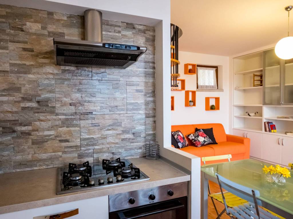 appartamento in affitto a Desenzano del Garda in zona Rivoltella