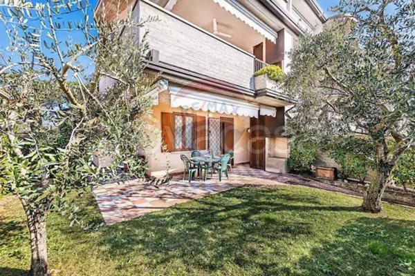appartamento in affitto a Desenzano del Garda in zona Rivoltella