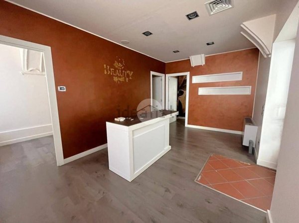 negozio in affitto a Desenzano del Garda