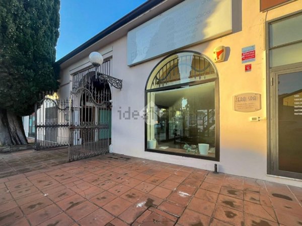 negozio in affitto a Desenzano del Garda