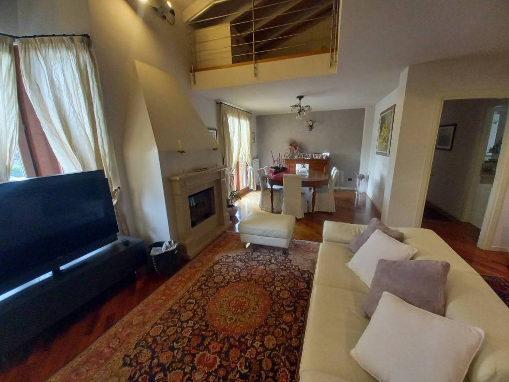 appartamento in affitto a Desenzano del Garda